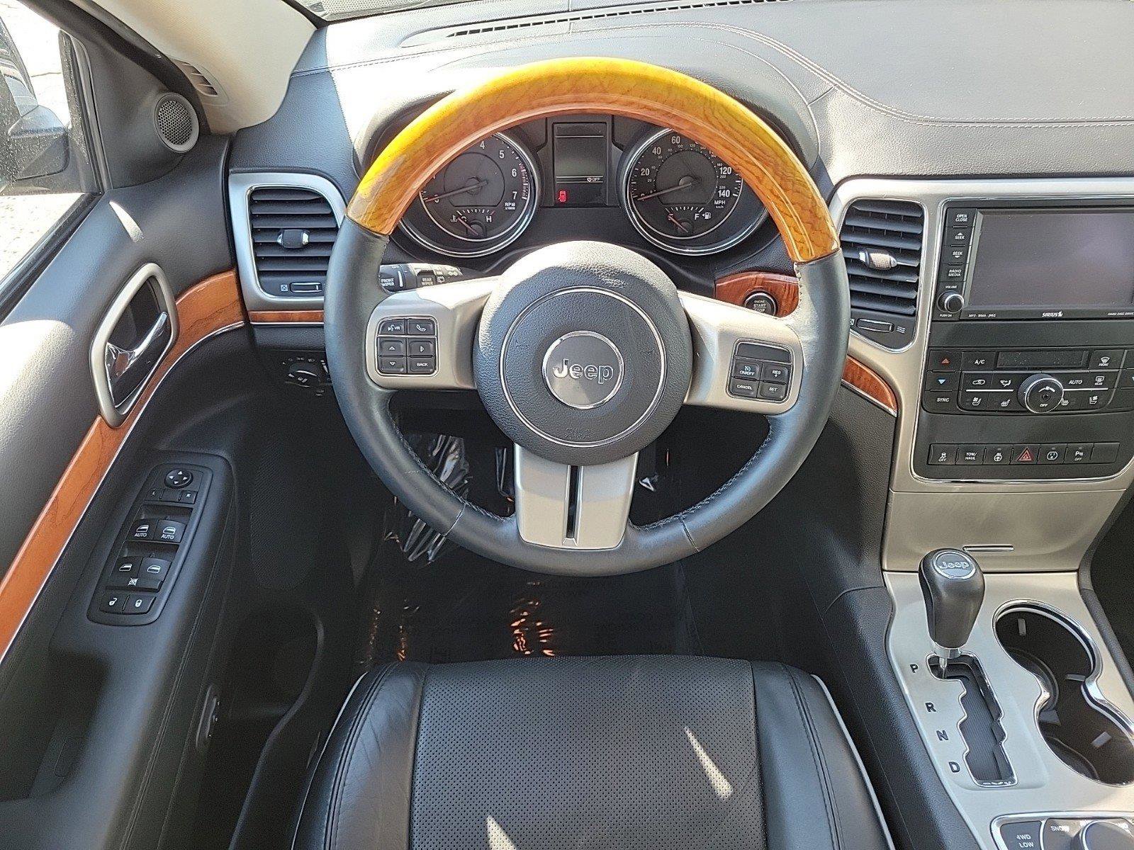 2013 Jeep Grand Cherokee Overland photo 15