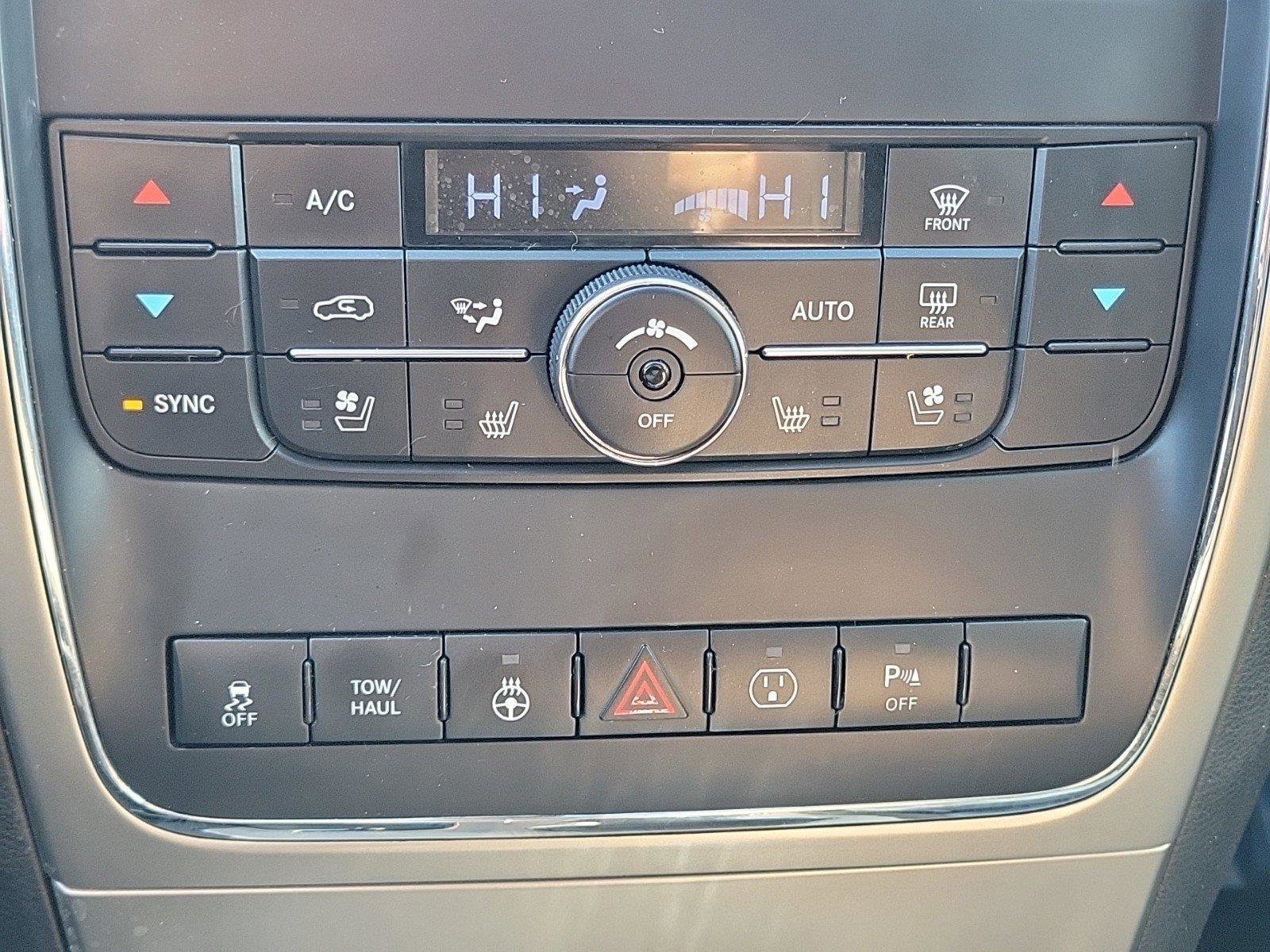 2013 Jeep Grand Cherokee Overland photo 20