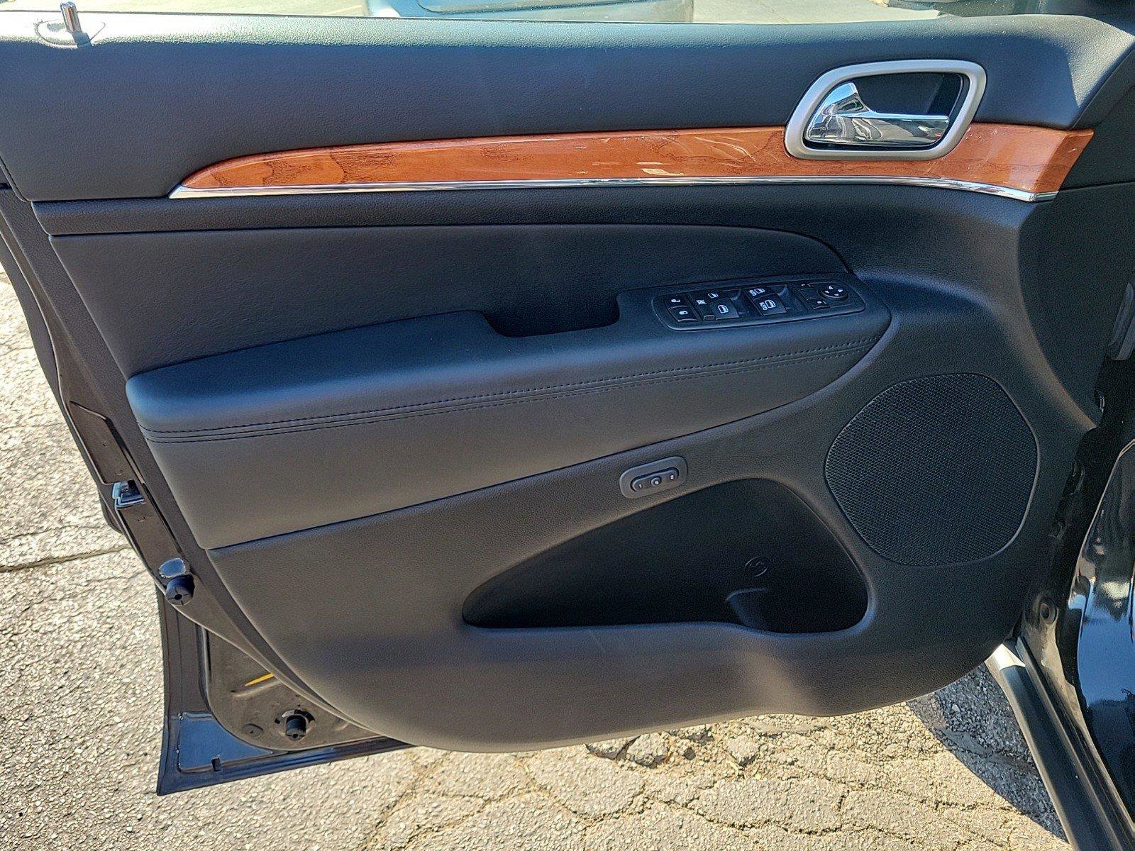 2013 Jeep Grand Cherokee Overland photo 22