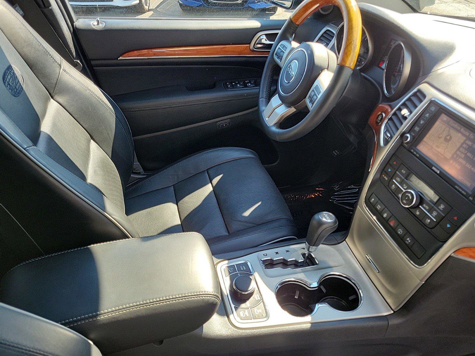2013 Jeep Grand Cherokee Overland photo 26