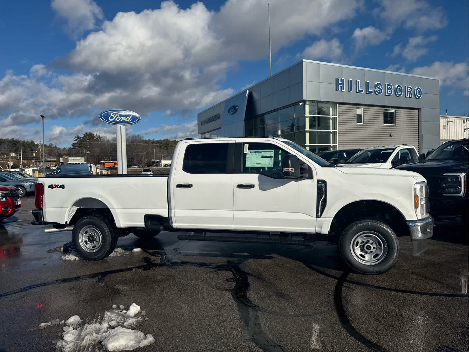 2024 Ford Super Duty F-350 SRW XL 4WD Crew Cab 8 Box