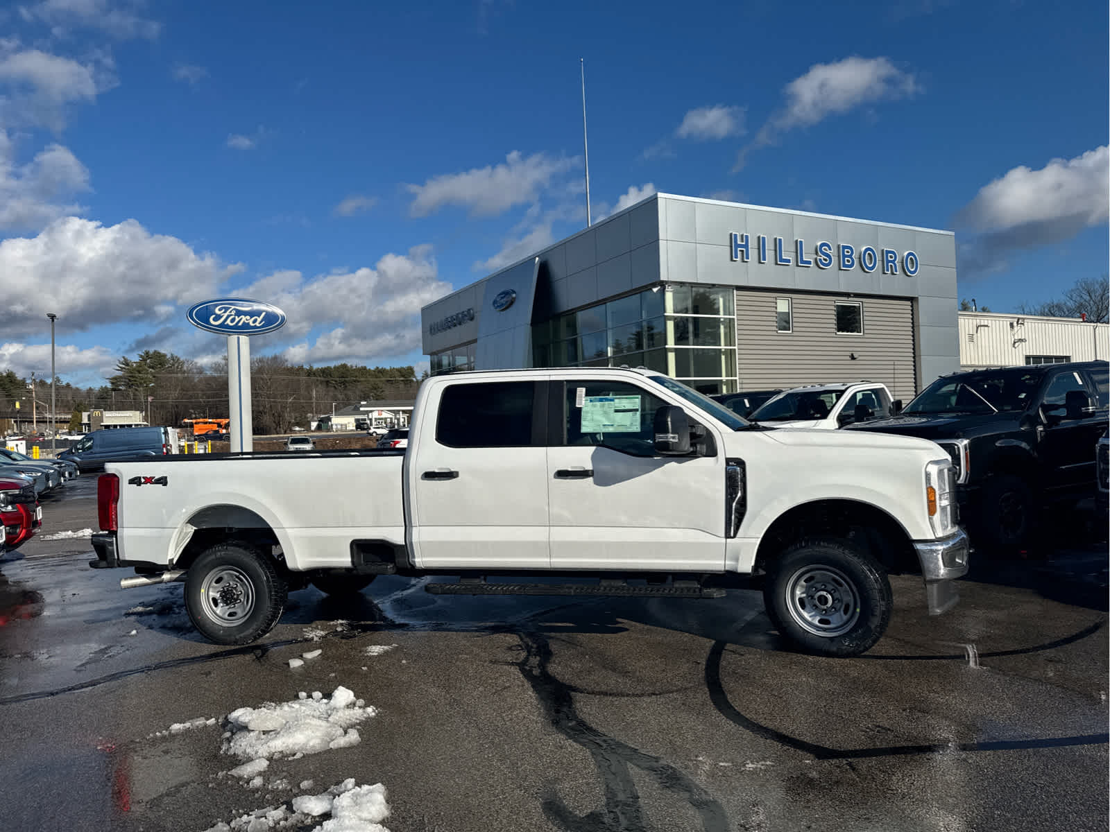 2024 Ford Super Duty F-350 SRW XL 4WD Crew Cab 8 Box