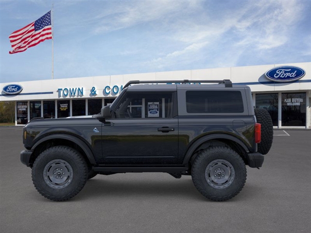 2024 Ford Bronco Black Diamond photo 3