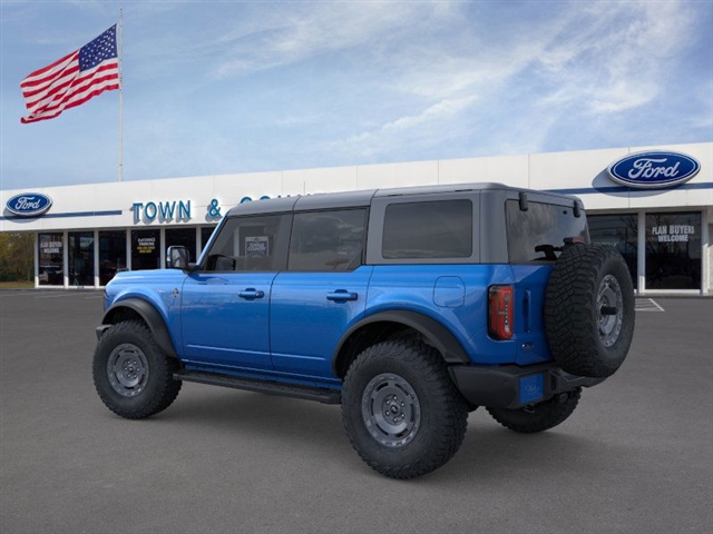 2024 Ford Bronco Outer Banks photo 4