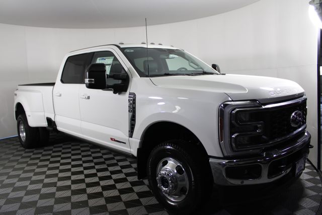 2024 Ford Super Duty F-350 DRW LARIAT