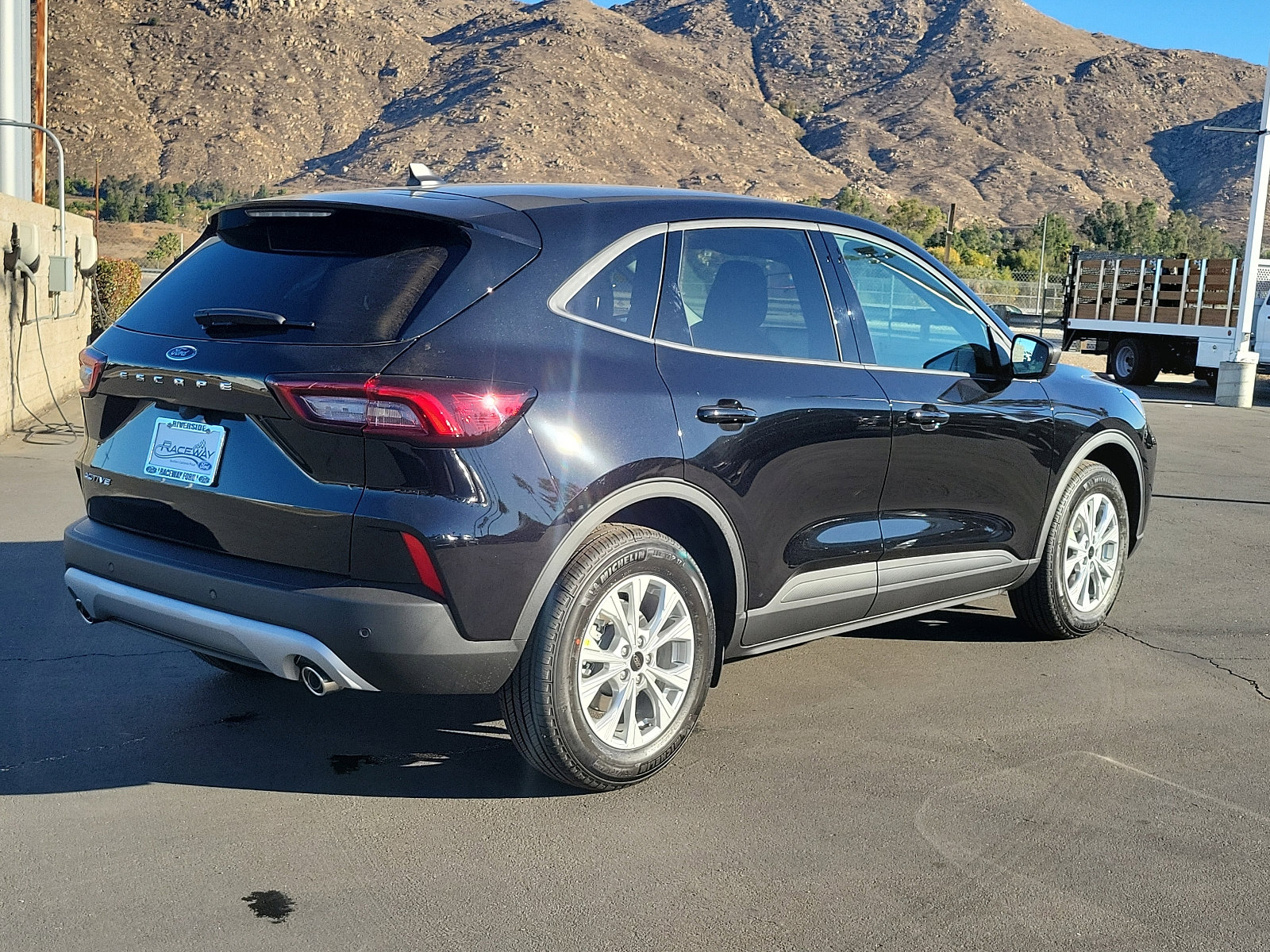 2025 Ford Escape Active photo 2