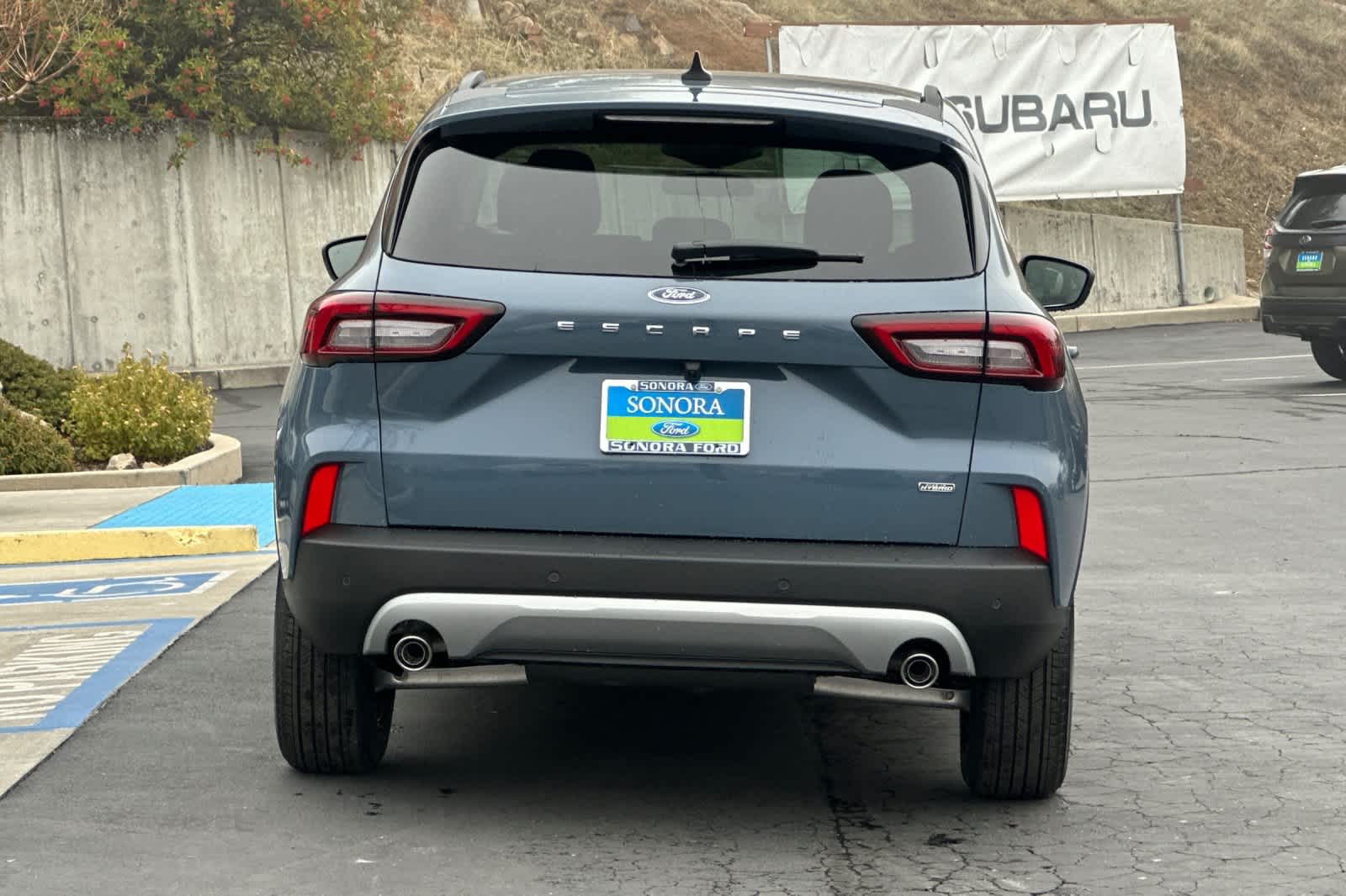 2025 Ford Escape photo 4