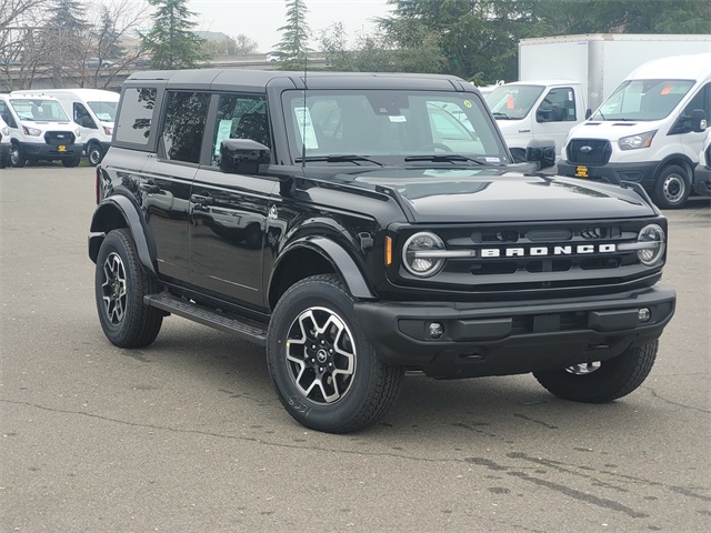 2024 Ford Bronco Outer Banks