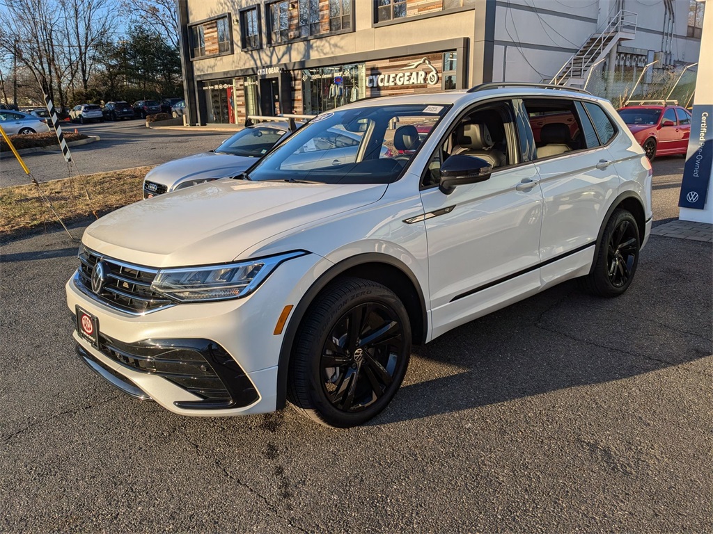 2024 Volkswagen Tiguan 2.0T SE R-Line Black