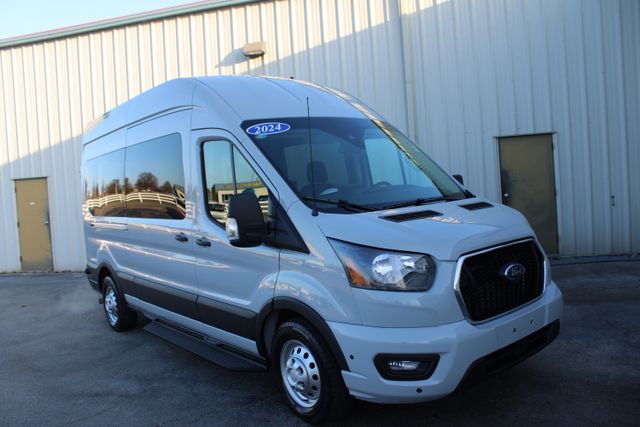 2024 Ford Transit Passenger Wagon XLT