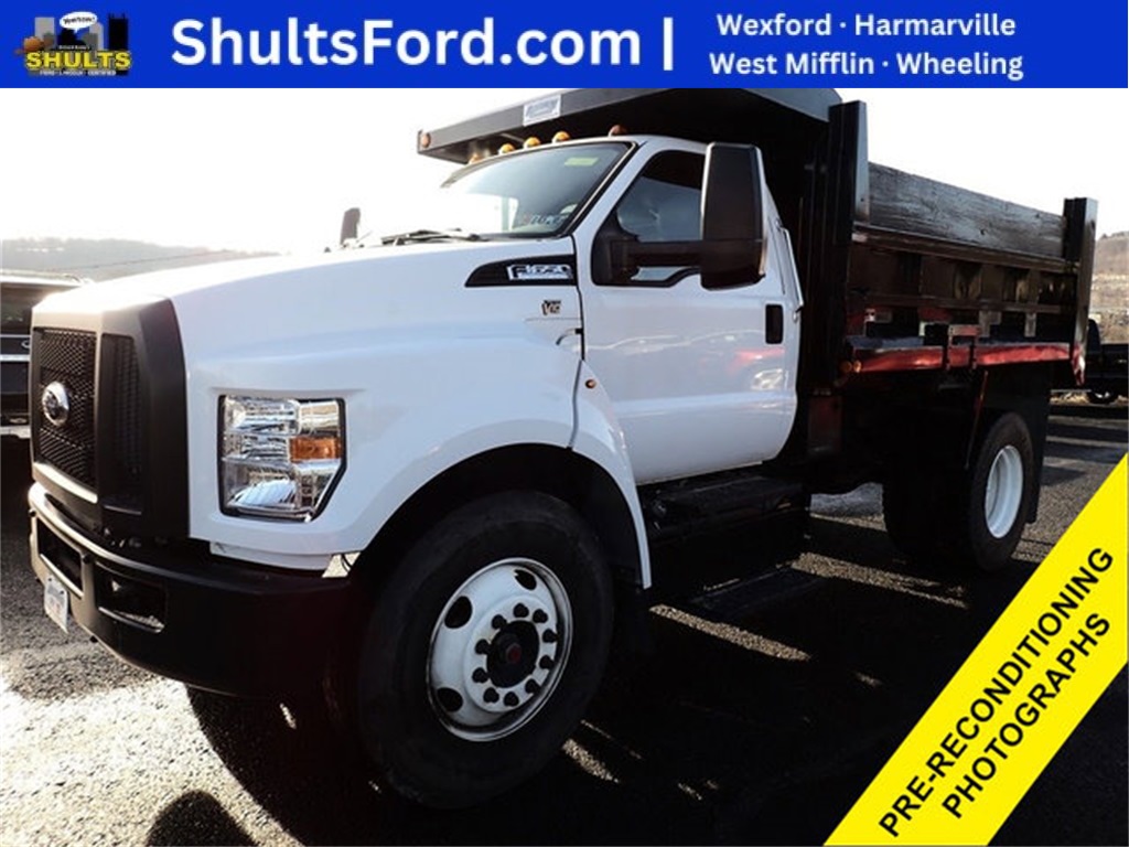 2017 Ford F-650SD Base