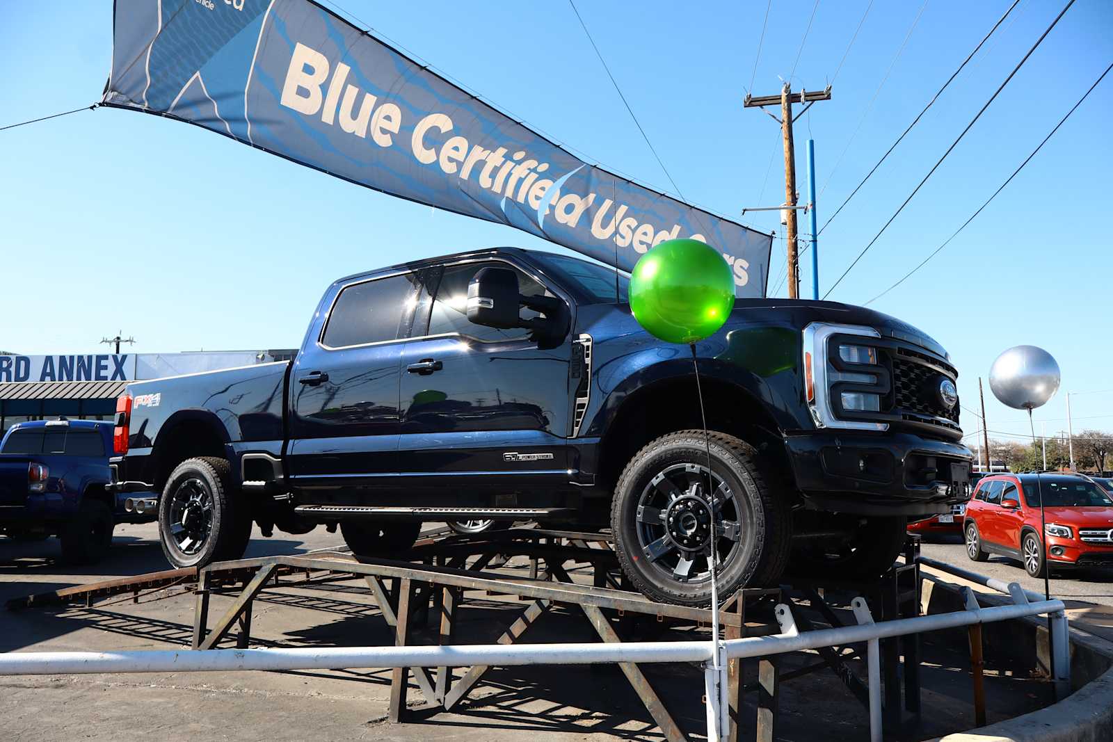 2023 Ford Super Duty F-250 SRW LARIAT