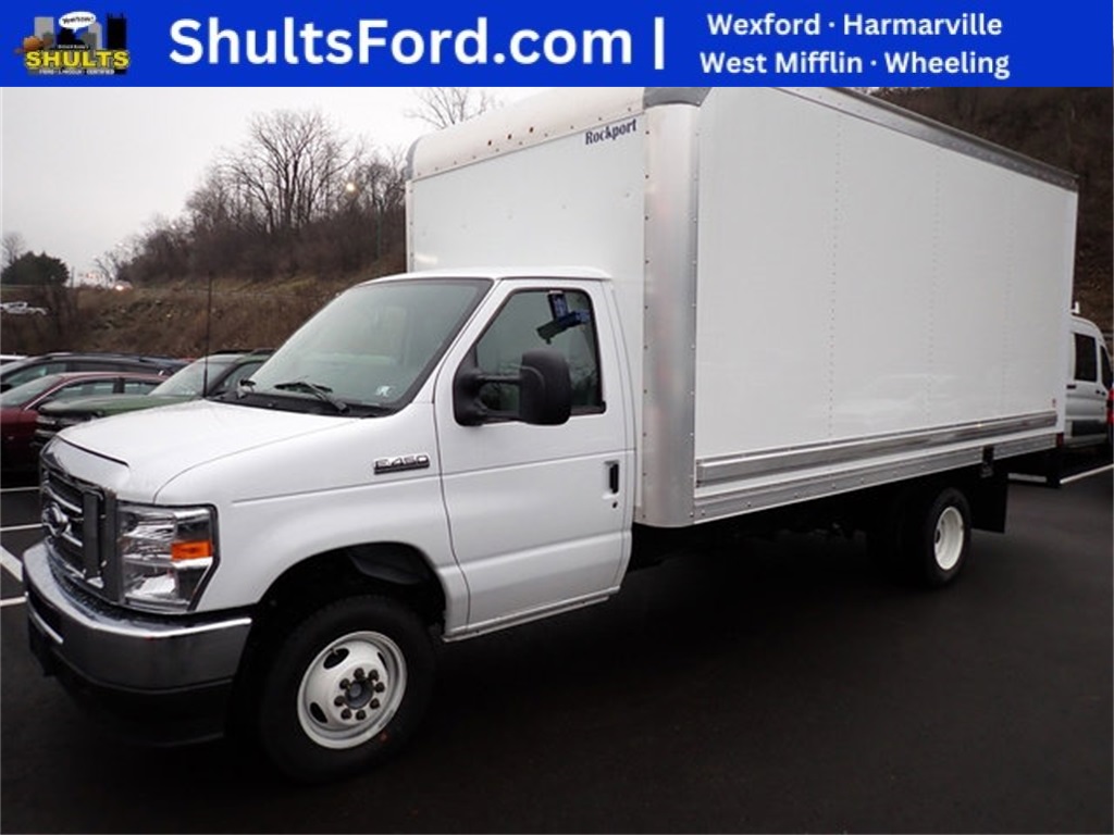 2025 Ford E-450SD Base