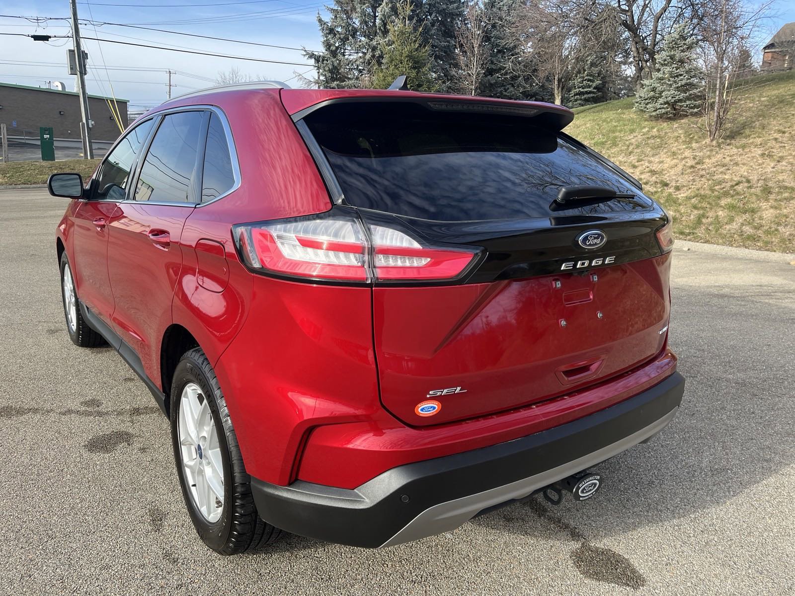 2022 Ford Edge SEL photo 2