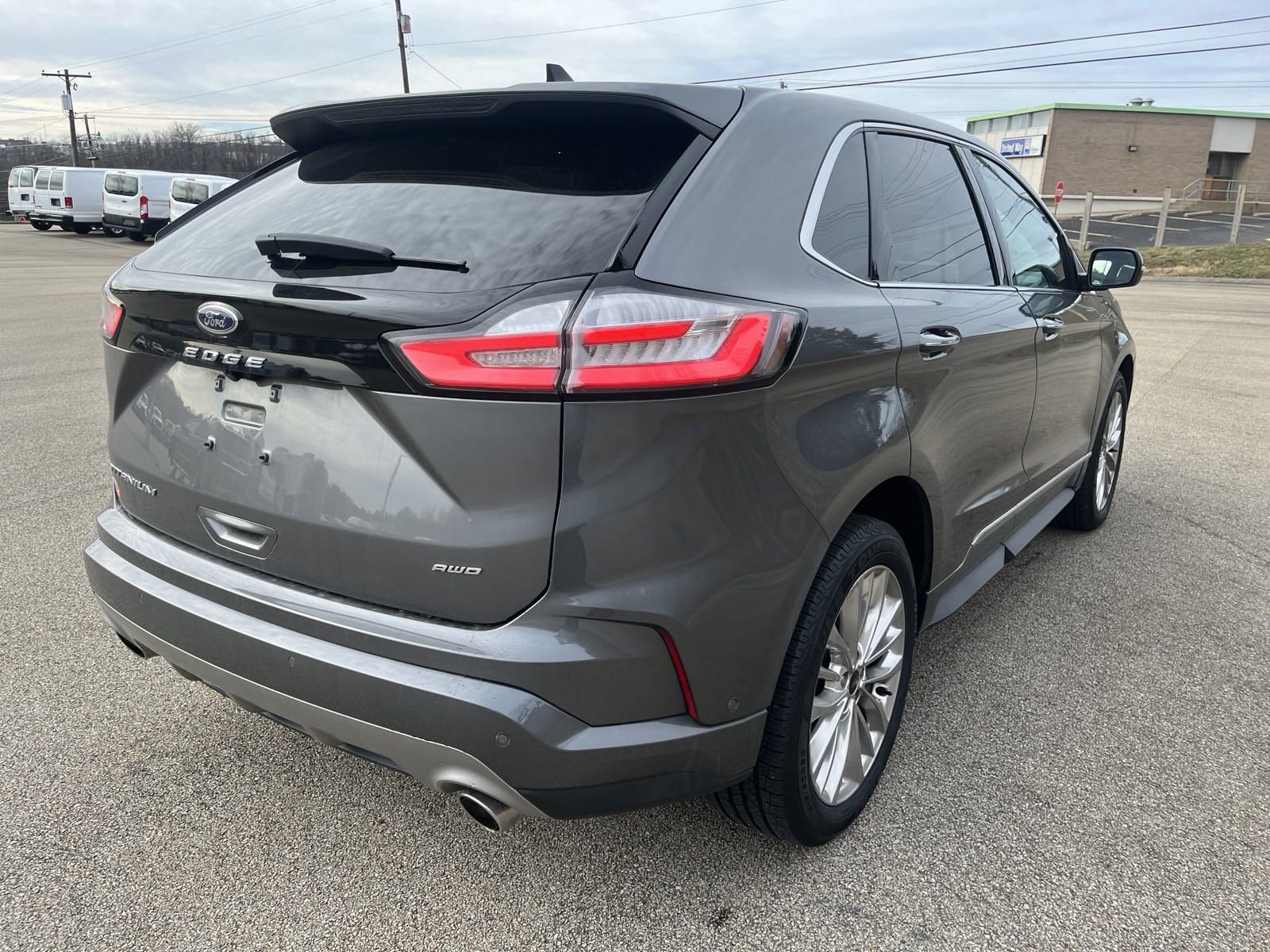 2022 Ford Edge Titanium photo 4