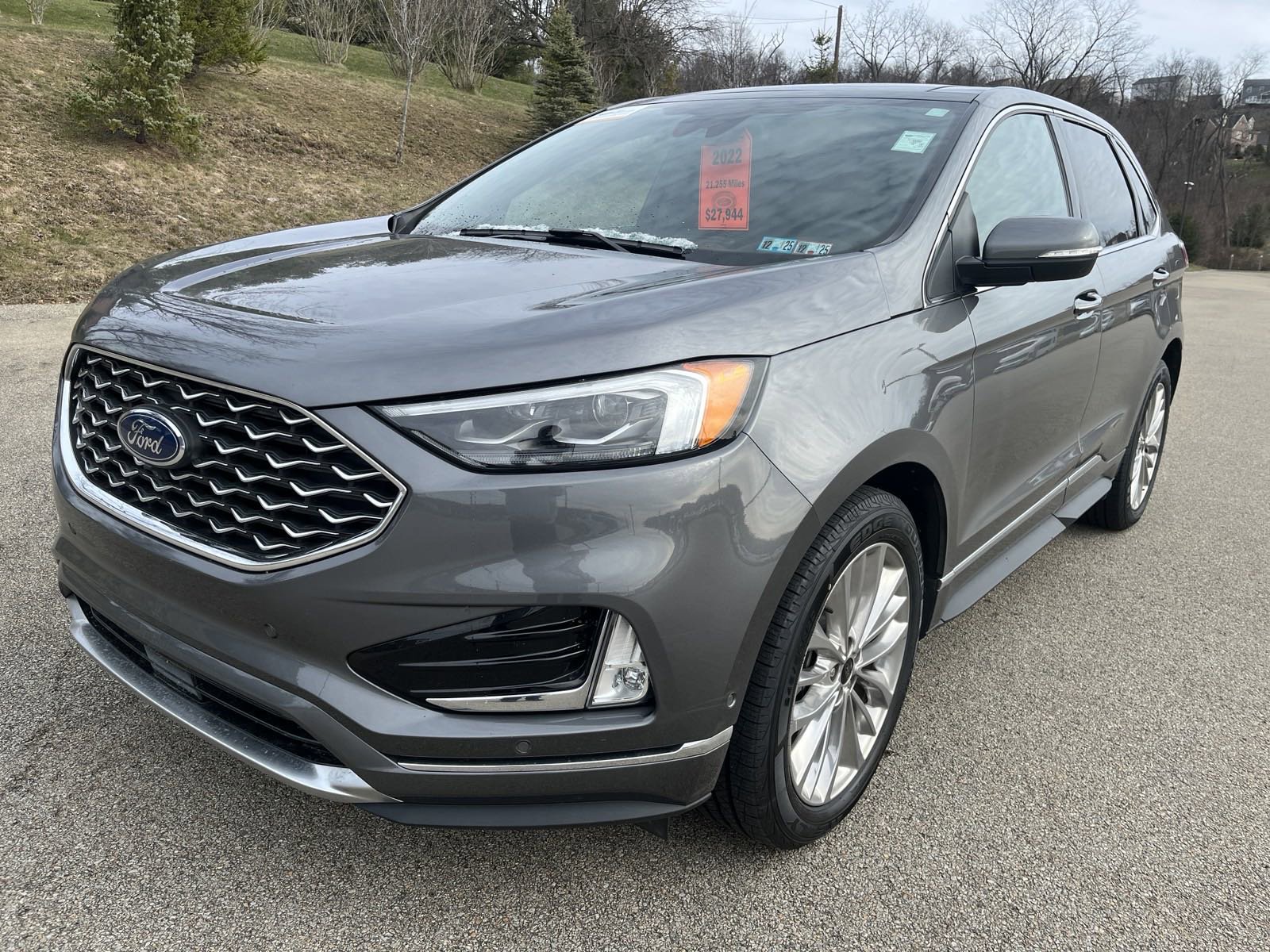 2022 Ford Edge Titanium photo 8