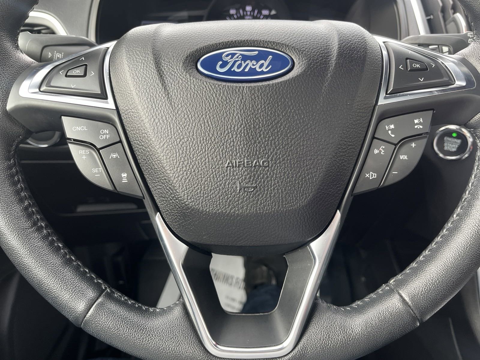 2022 Ford Edge Titanium photo 26