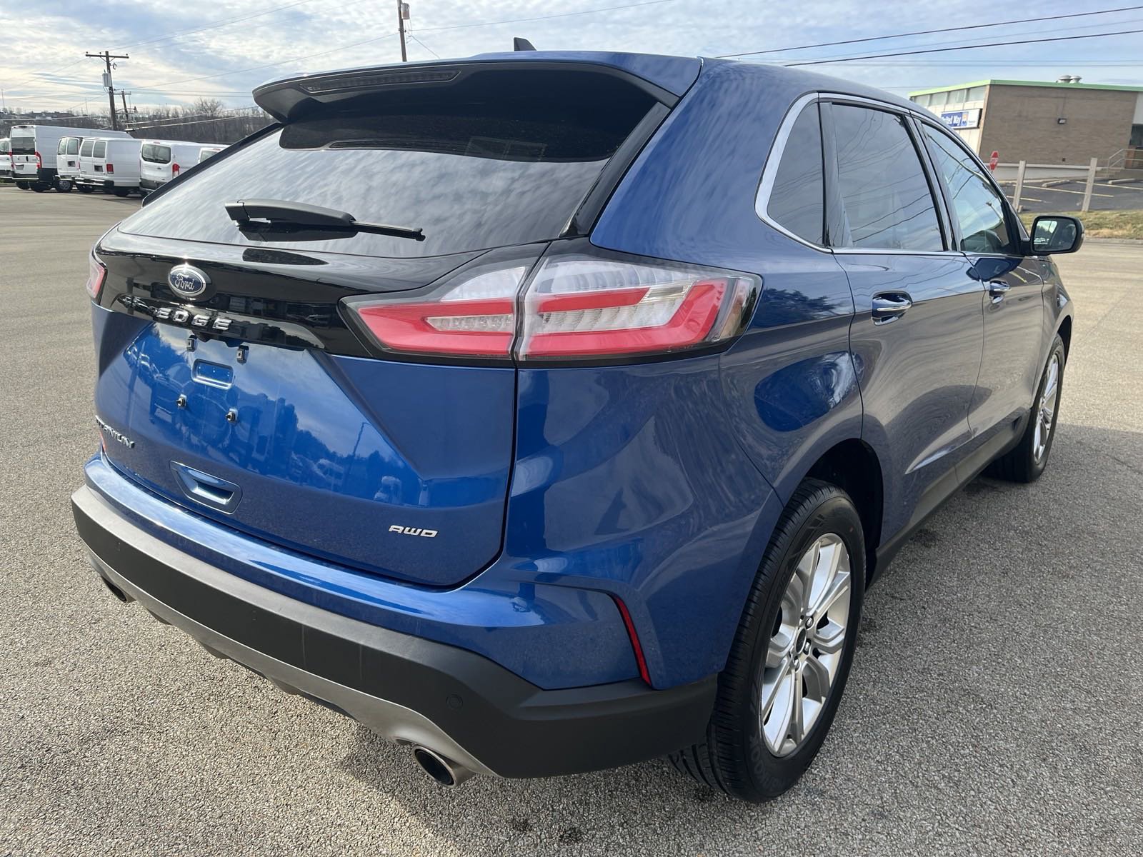 2024 Ford Edge Titanium photo 4