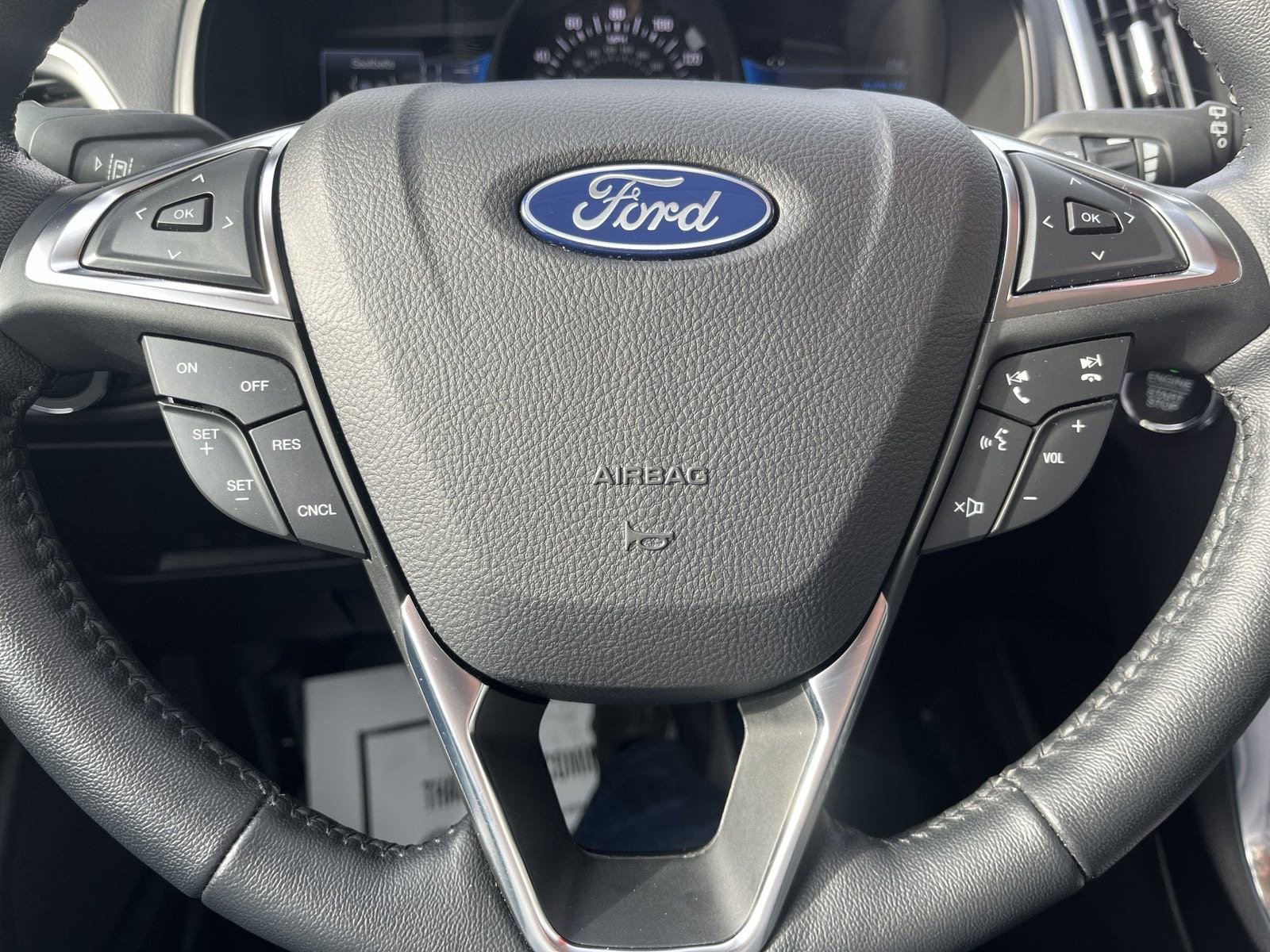 2024 Ford Edge Titanium photo 26