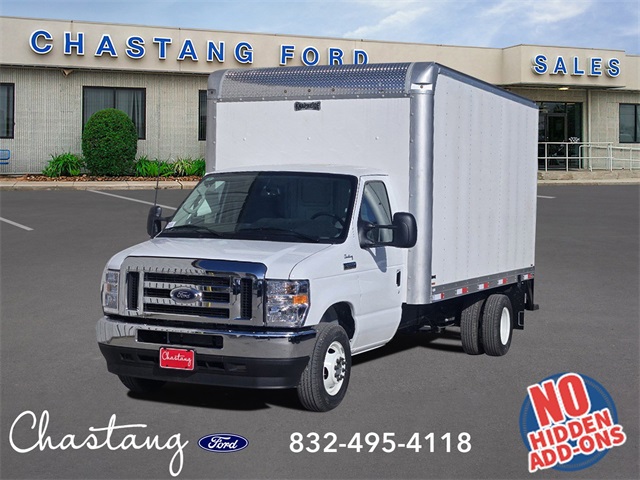 2025 Ford E-450SD Base