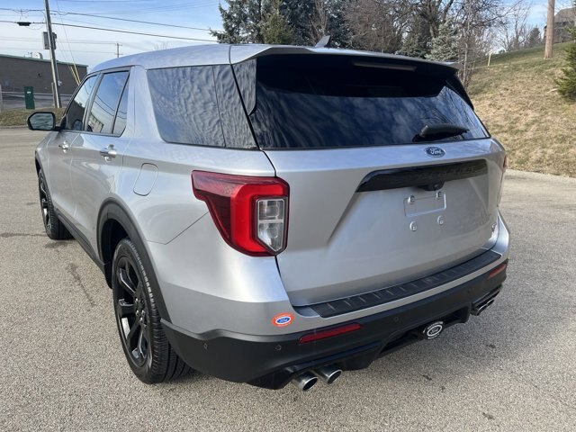 2021 Ford Explorer ST photo 2