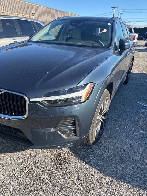 2022 Volvo XC60 B5 Momentum