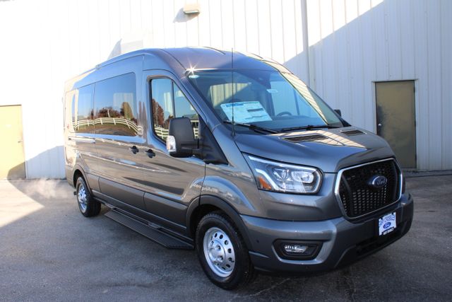 2024 Ford Transit Passenger Wagon XLT