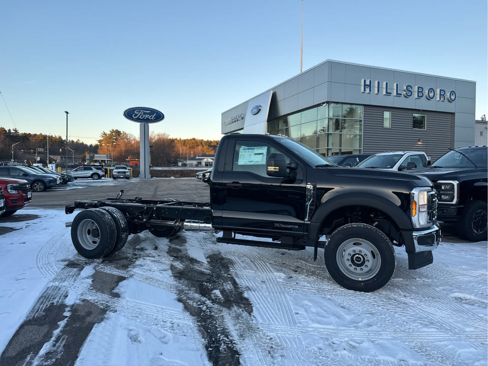 2024 Ford Super Duty F-600 DRW XL 4WD Reg Cab 169 WB 84 CA