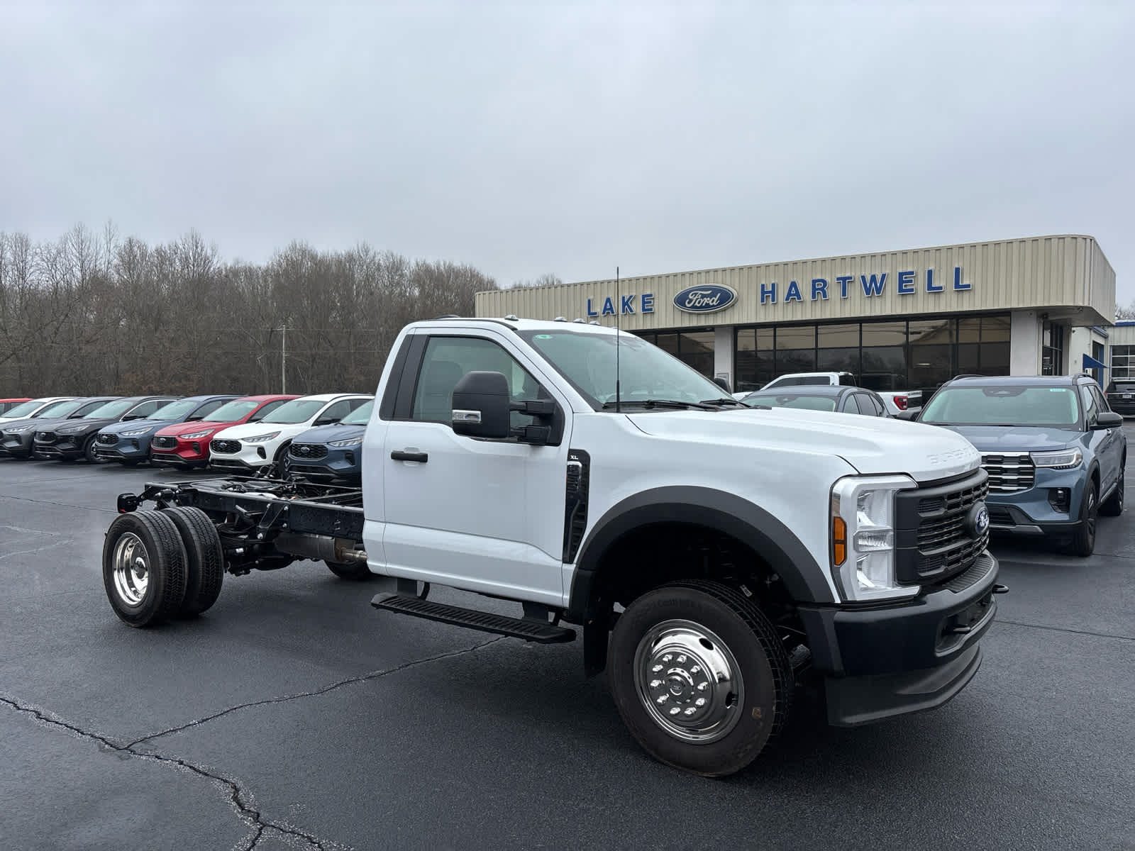 2024 Ford Super Duty F-550 DRW XL 2WD Reg Cab 169 WB 84 CA