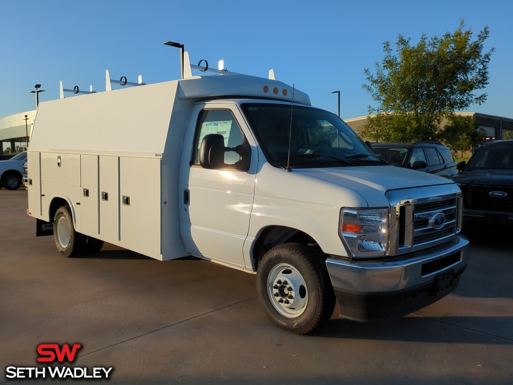 2025 Ford E-350SD KUV