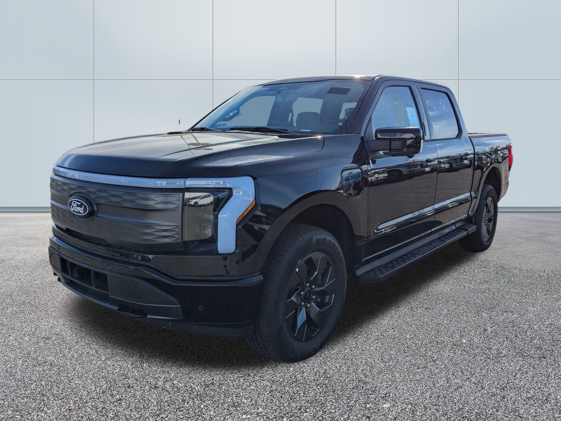 2024 Ford F-150 Lightning LARIAT