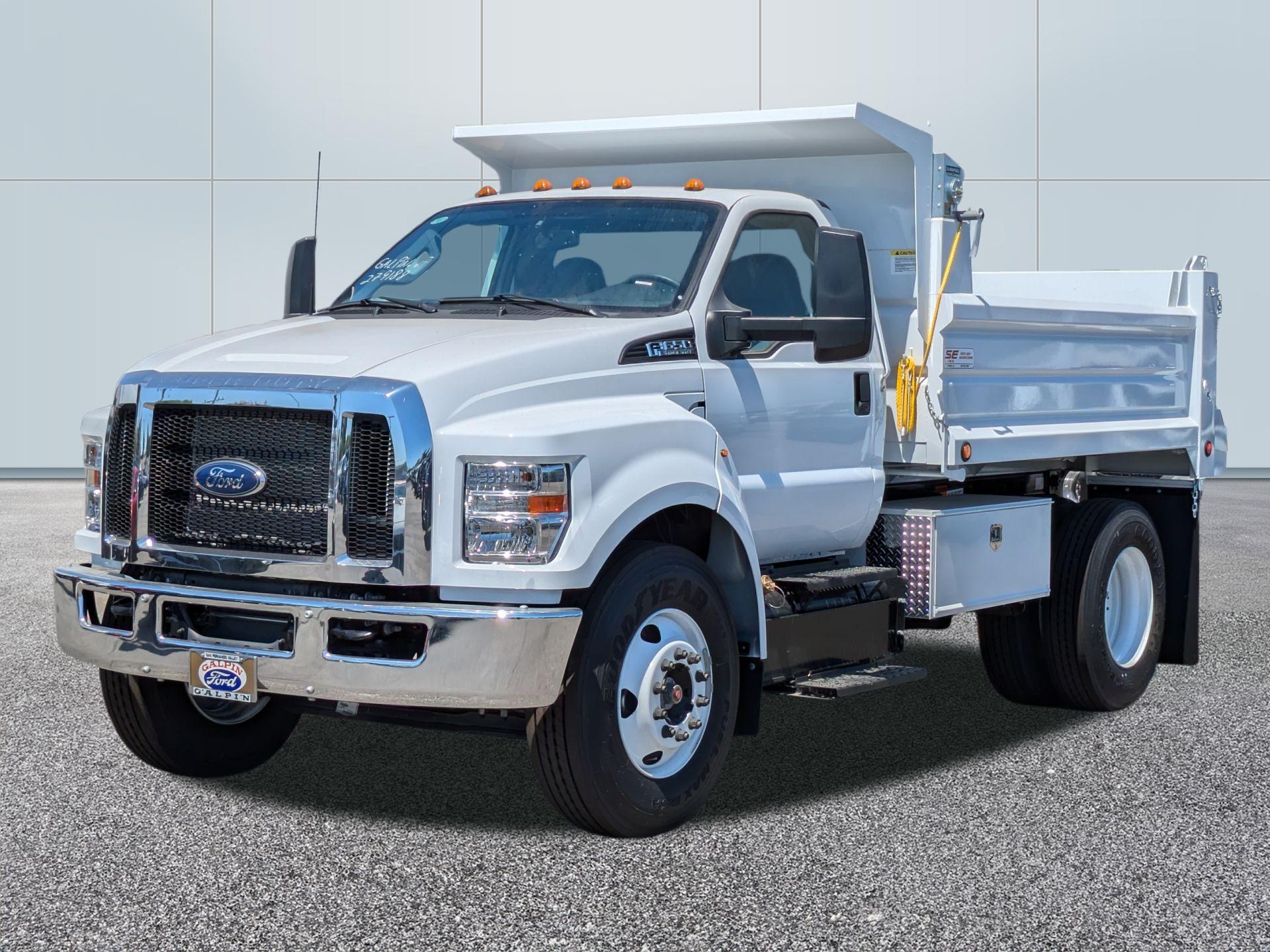 2025 Ford F-650 MD Straight