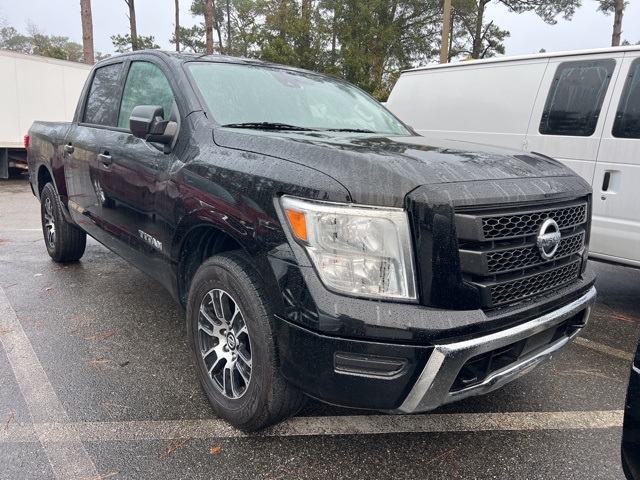 2022 Nissan Titan SV