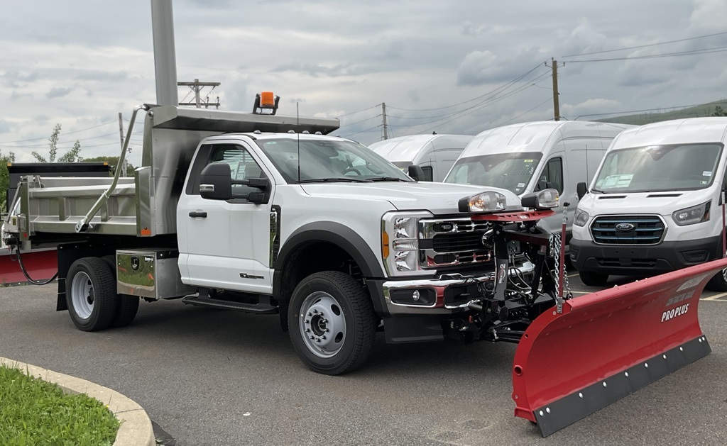 2023 Ford F-550SD XL