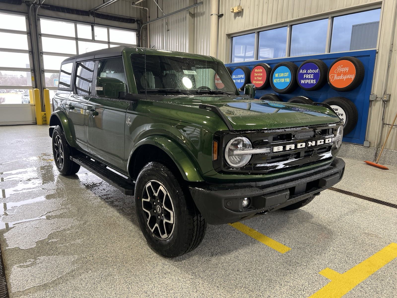 2024 Ford Bronco Outer Banks