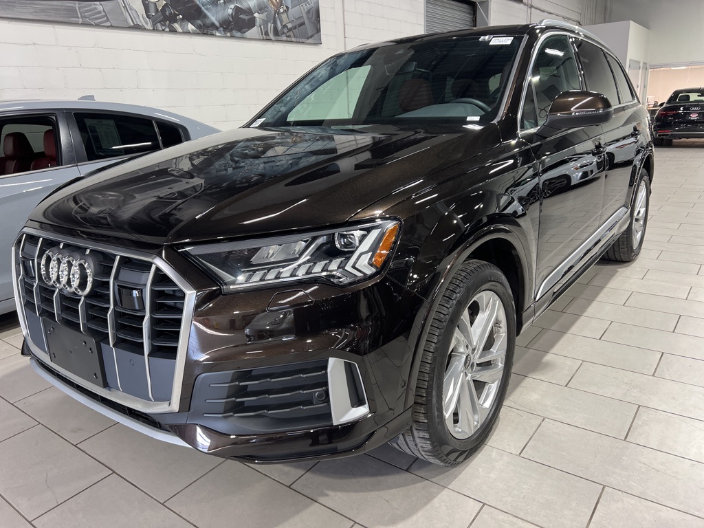 2023 Audi Q7 45 Premium Plus