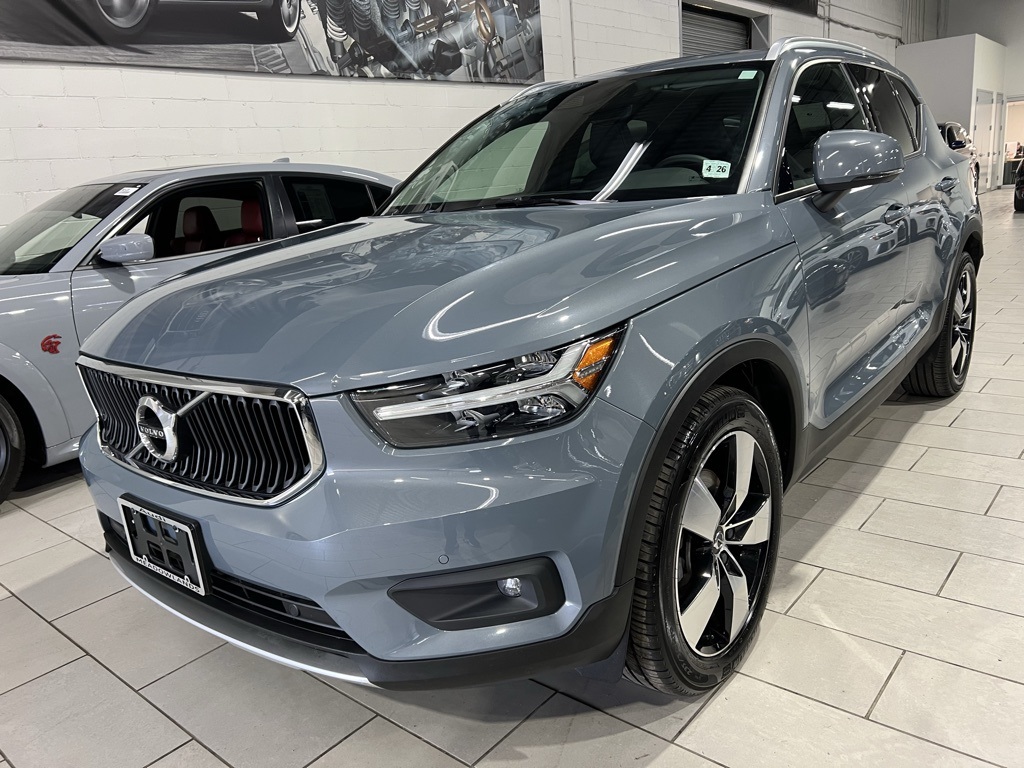 2021 Volvo XC40 Momentum