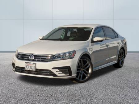 2018 Volkswagen Passat 2.0T R-Line