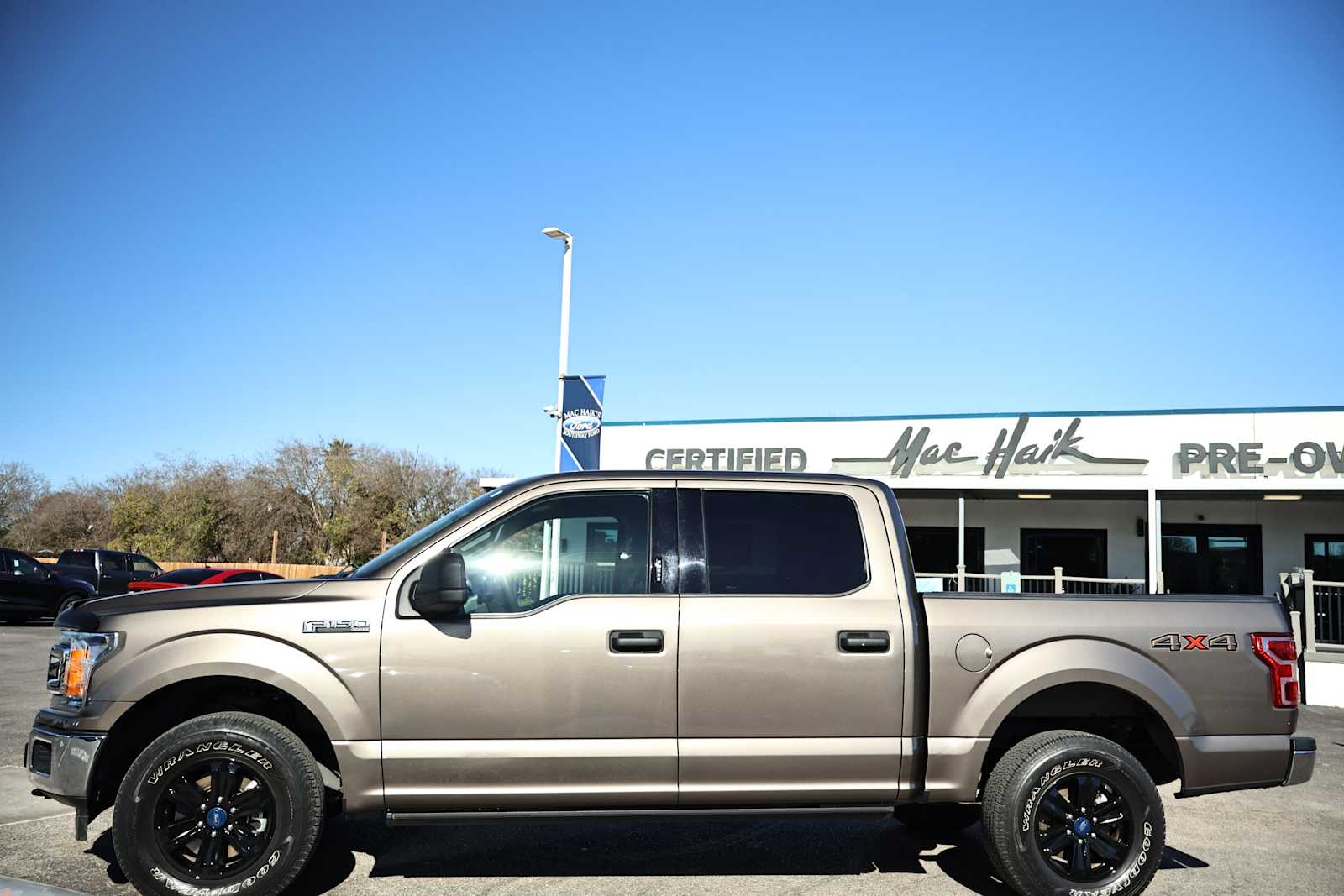 2020 Ford F-150 XLT photo 2