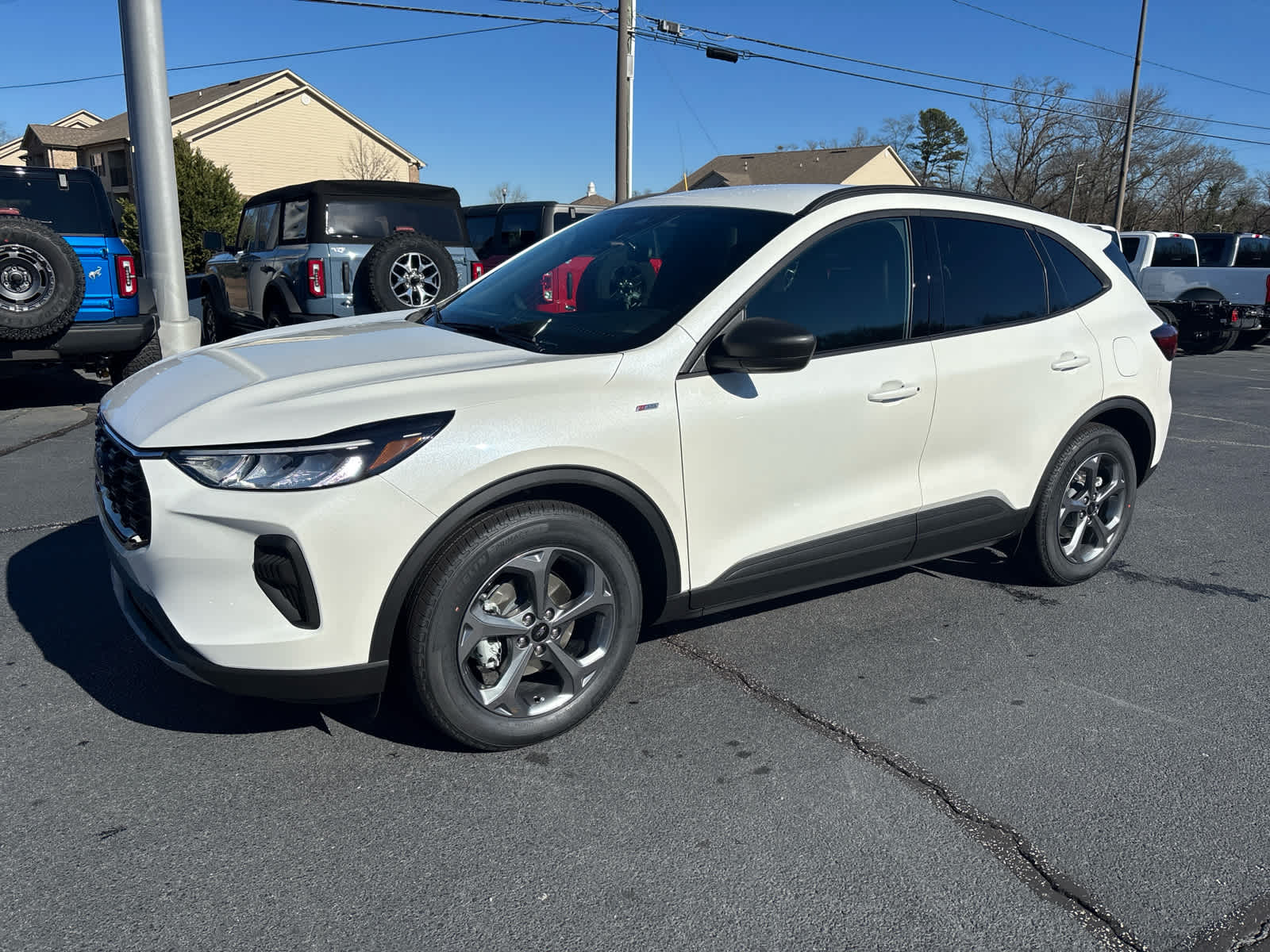 2025 Ford Escape ST-Line photo 4