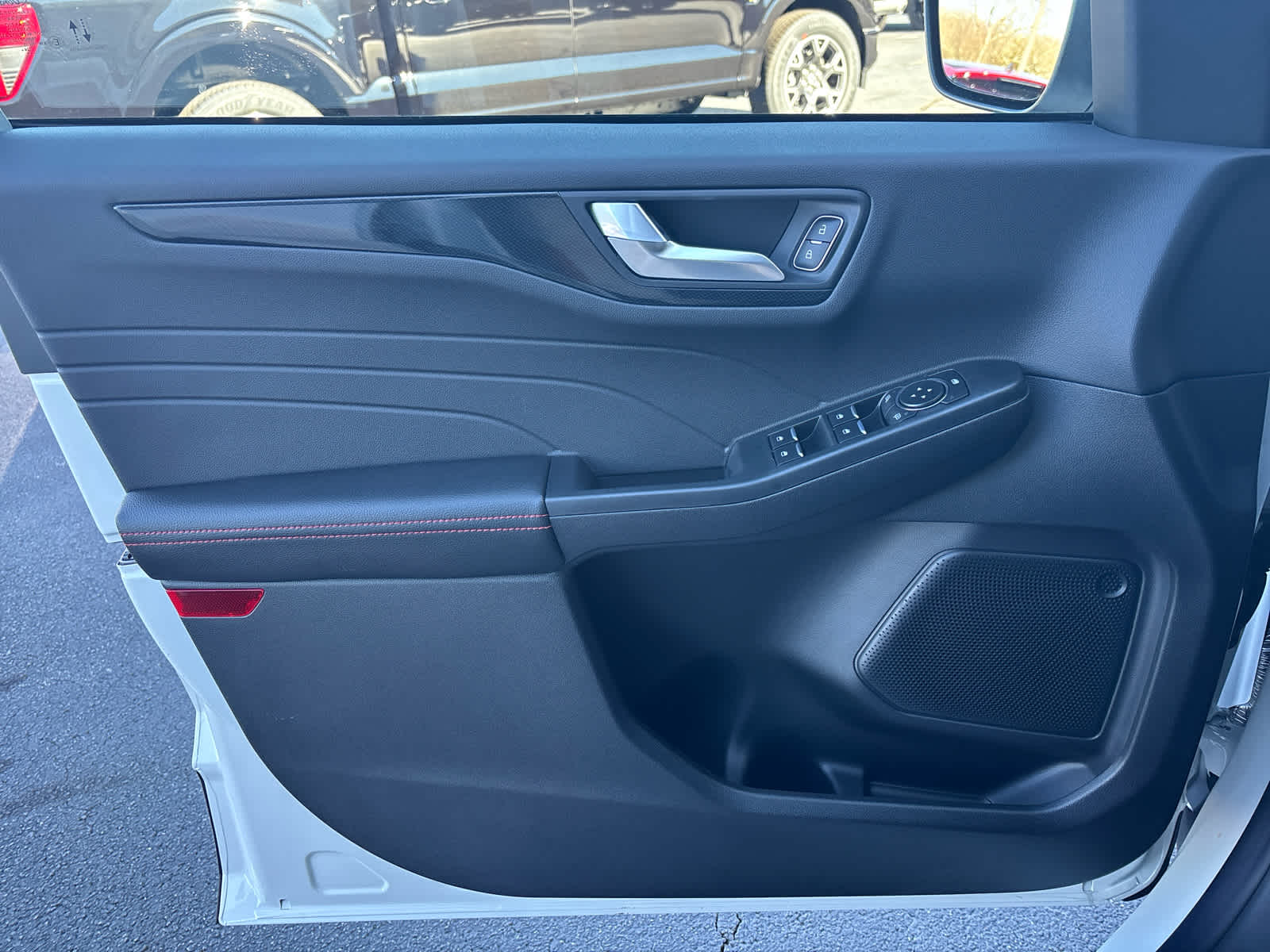 2025 Ford Escape ST-Line photo 16