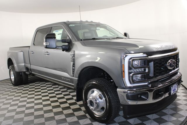 2024 Ford Super Duty F-350 DRW LARIAT