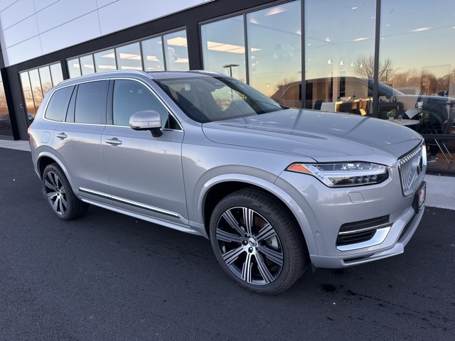 2025 Volvo XC90 Plug-In Hybrid T8 Plus