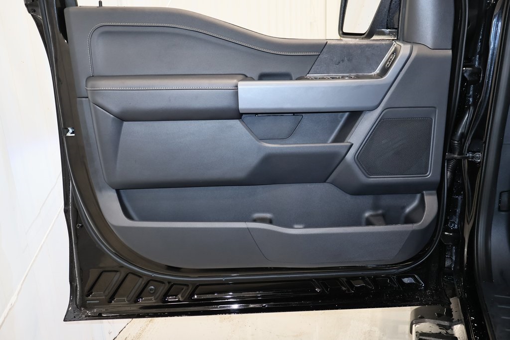 2025 Ford F-150 XLT photo 9