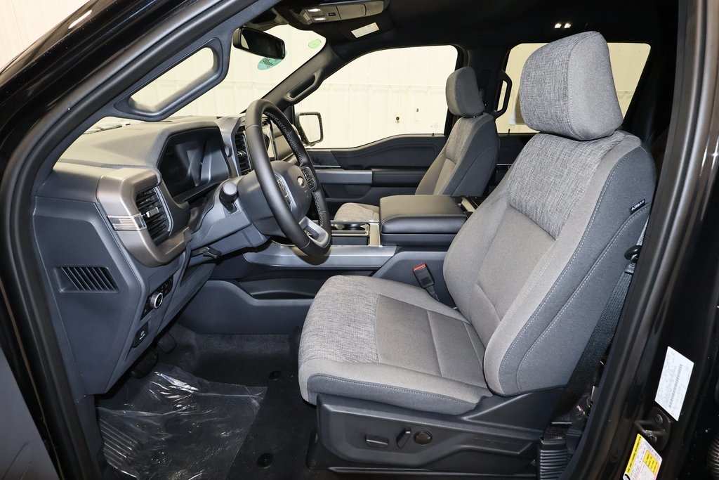 2025 Ford F-150 XLT photo 10