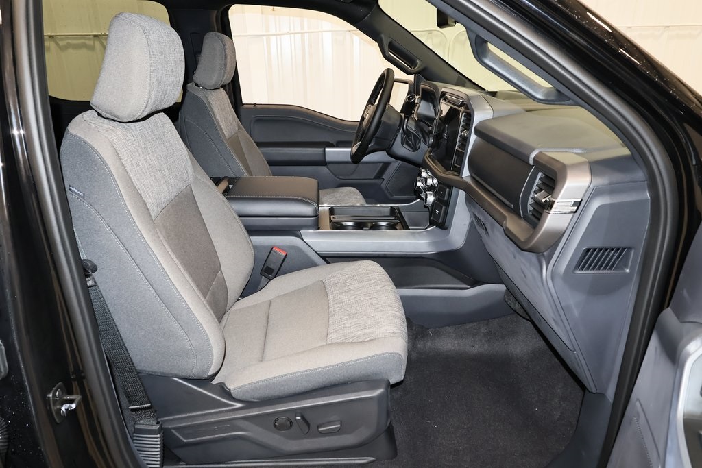 2025 Ford F-150 XLT photo 14