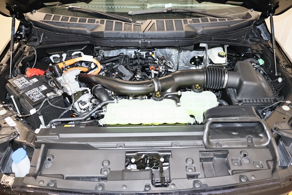 2025 Ford F-150 XLT photo 28
