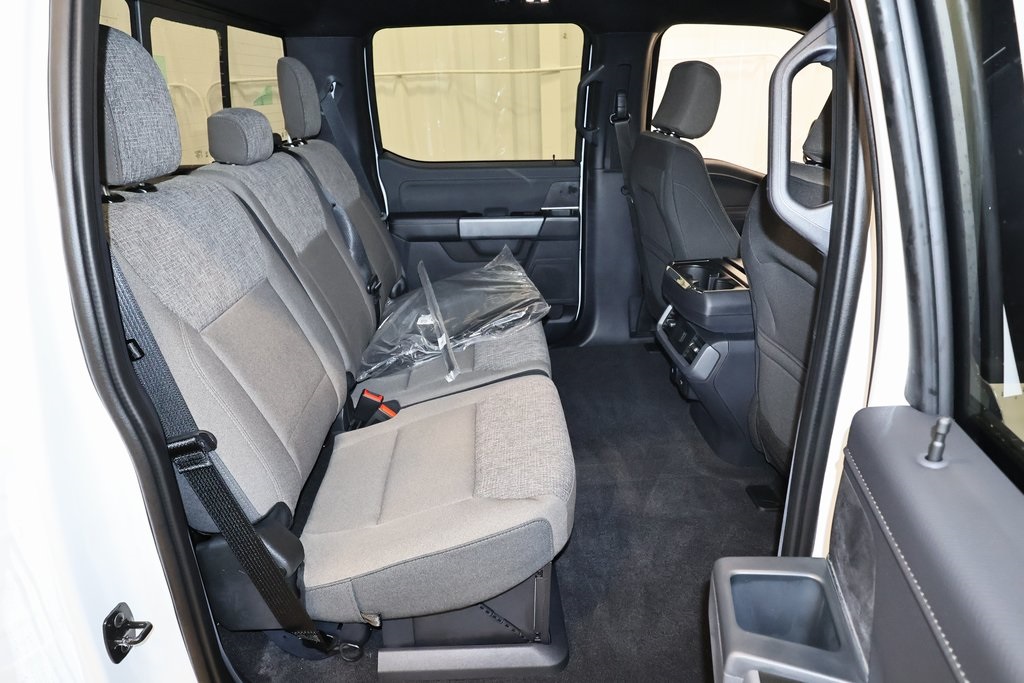2025 Ford F-150 XLT photo 13