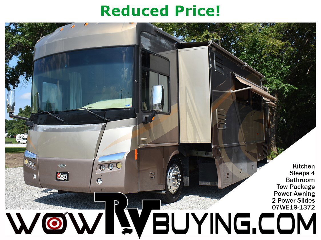 Used 2007 Winnebago Tour 40TD Sleeps 4 Power Slides Kitchen Bathroom Queen Bed