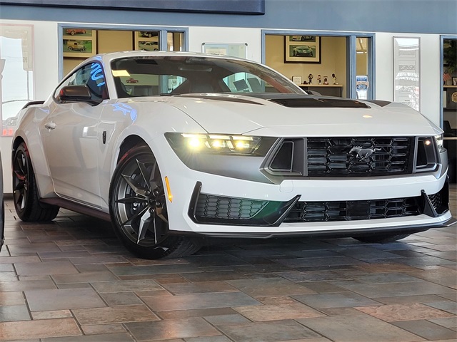 2025 Ford Mustang Dark Horse